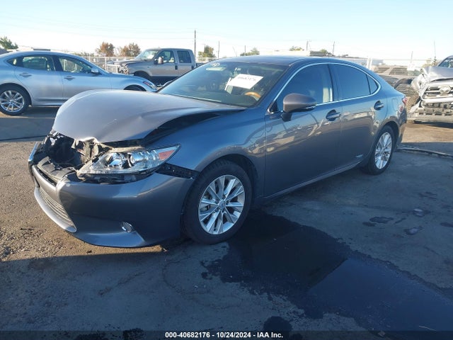 JTHBW1GG9F2088591 Lexus ES 300H