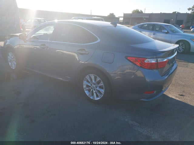 JTHBW1GG9F2088591 Lexus ES 300H
