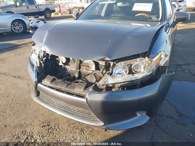 JTHBW1GG9F2088591 Lexus ES 300H