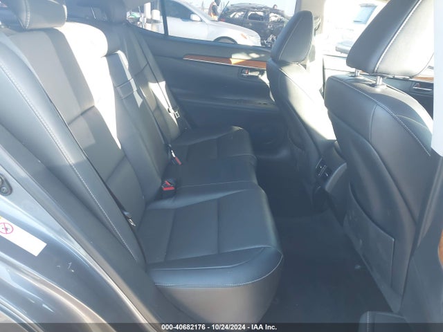 JTHBW1GG9F2088591 Lexus ES 300H