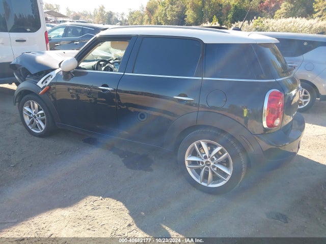 2013 MINI COUNTRYMAN WMWZB3C58DWM09616 Photo 2