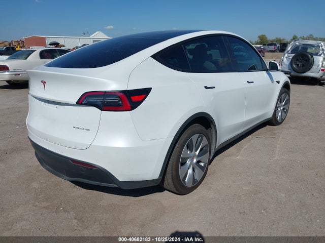 2021 TESLA MODEL Y 5YJYGDEE8MF299609 Photo 3