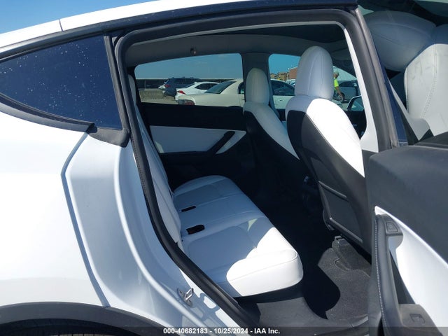 2021 TESLA MODEL Y 5YJYGDEE8MF299609 Photo 7