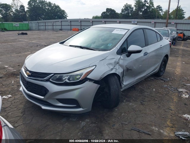 Chevrolet Cruze Ls Auto 2017 1G1BC5SM6H7163003 Image 2