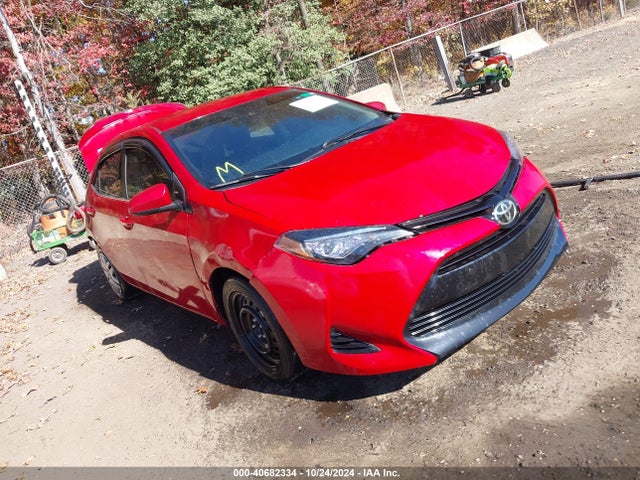 Toyota COROLLA LE 2018 2T1BURHE8JC124316 Image 1