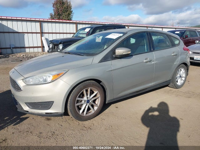 Ford FOCUS SE 2016 1FADP3K24GL283837 Image 2
