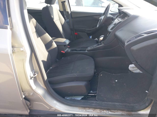 Ford FOCUS SE 2016 1FADP3K24GL283837 Image 5
