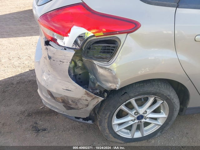 Ford FOCUS SE 2016 1FADP3K24GL283837 Image 6