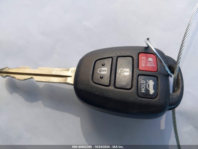Toyota COROLLA LE 2018 2T1BURHE1JC067862 Image 11