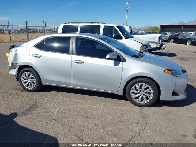 Toyota COROLLA LE 2018 2T1BURHE1JC067862 Image 14