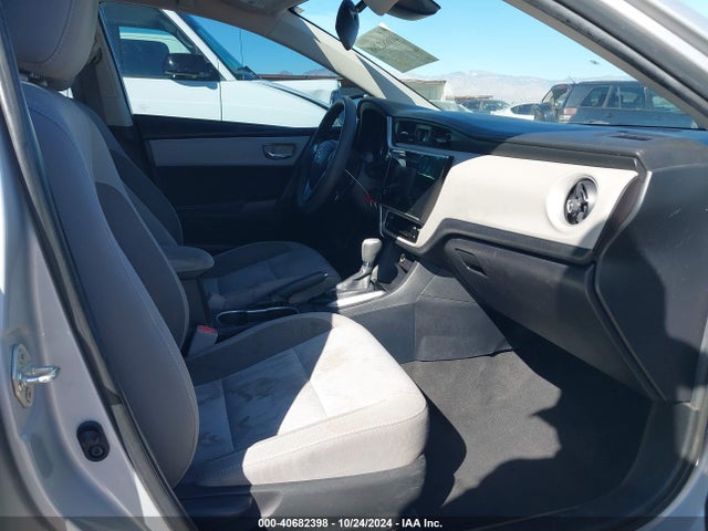 Toyota COROLLA LE 2018 2T1BURHE1JC067862 Image 5