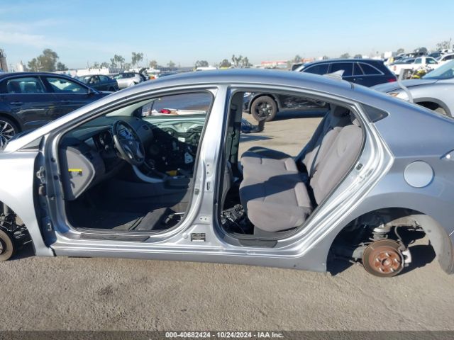 5NPDH4AE3FH566001 Hyundai ELANTRA SE