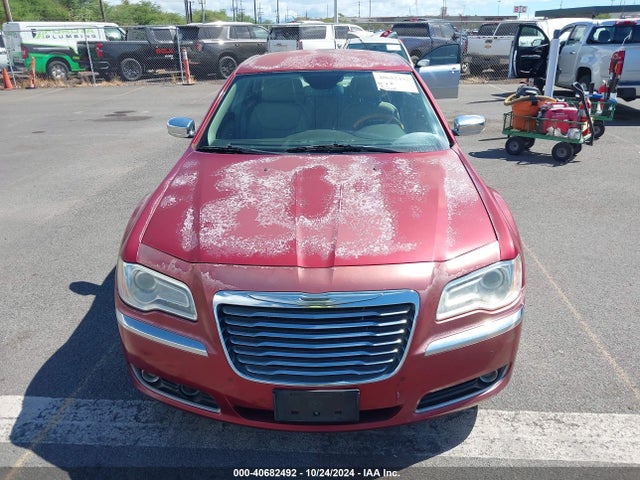 Chrysler 300C 2014 2C3CCAET3EH202884 Image 12