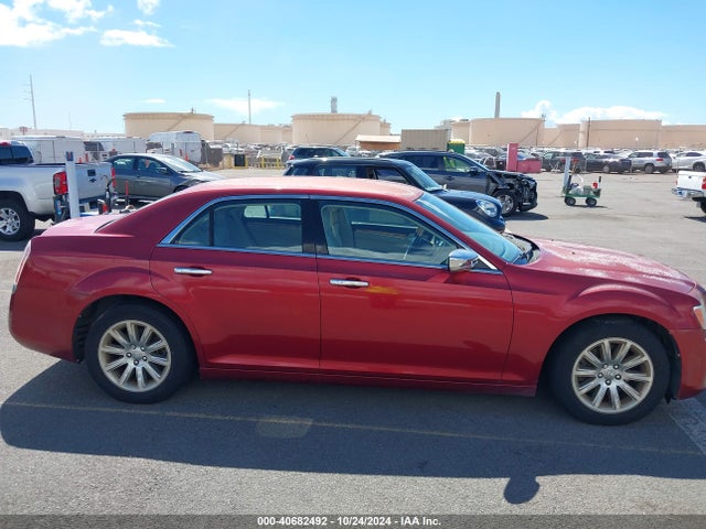 Chrysler 300C 2014 2C3CCAET3EH202884 Image 13