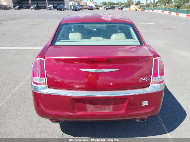 Chrysler 300C 2014 2C3CCAET3EH202884 Image 16