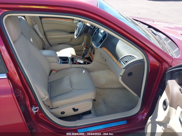 Chrysler 300C 2014 2C3CCAET3EH202884 Image 5