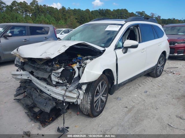 Subaru Outback 2.5i Limited 2018 4S4BSANC5J3205739 Image 2