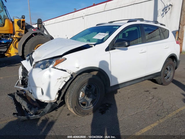 Toyota RAV4 LE 2014 2T3BFREV6EW138189 Image 2