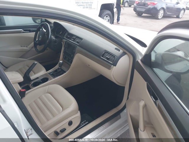 1VWCM7A38JC009996 Volkswagen Passat 3.6l V6 Sel Premium