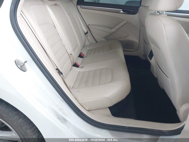 1VWCM7A38JC009996 Volkswagen Passat 3.6l V6 Sel Premium
