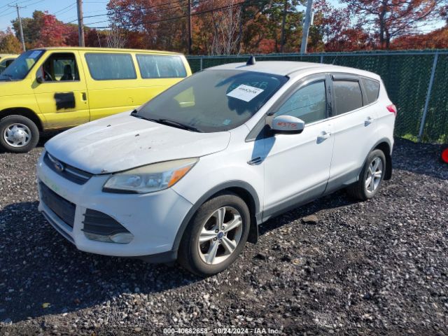 1FMCU9GXXEUC01232 Ford ESCAPE SE
