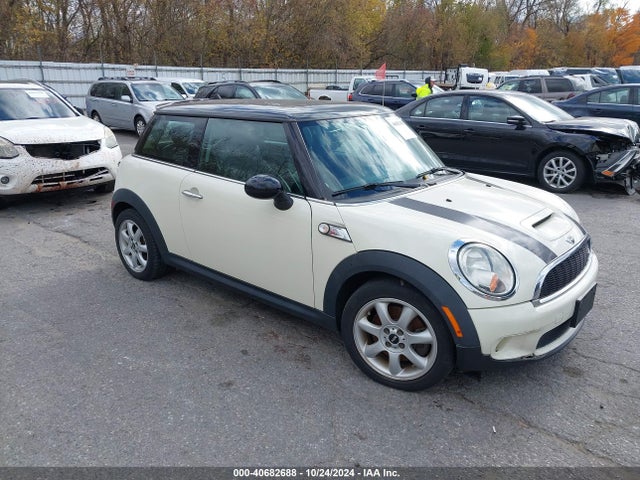 2010 MINI COOPER S WMWMF7C57ATX41842 Photo 0