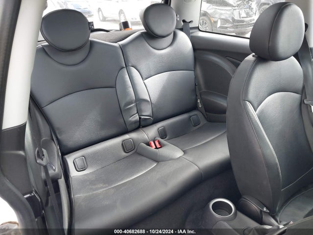 2010 MINI COOPER S WMWMF7C57ATX41842 Photo 7