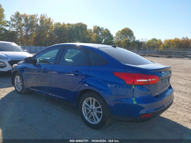 Ford FOCUS SE 2018 1FADP3F23JL208872 Image 3