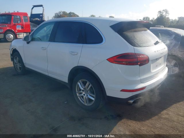 2016 PORSCHE CAYENNE WP1AA2A24GLA10048 Photo 2