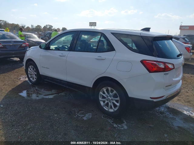 Chevrolet EQUINOX LS 2018 3GNAXHEV3JL117098 Image 3