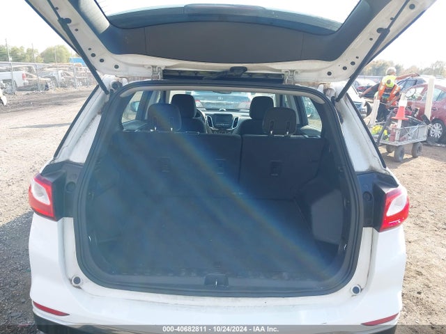 Chevrolet EQUINOX LS 2018 3GNAXHEV3JL117098 Image 8