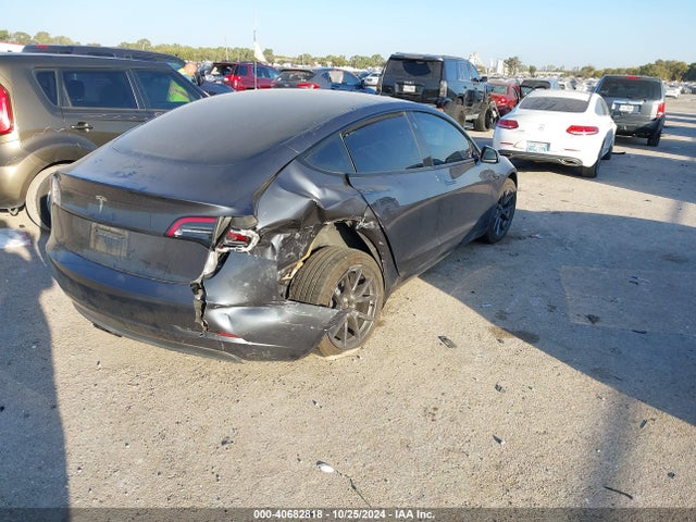 2023 TESLA MODEL 3 5YJ3E1EA4PF649740 Photo 3