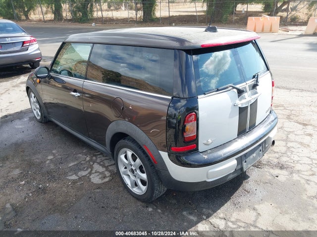 2009 MINI COOPER CLUBMAN WMWML33599TX33061 Photo 2