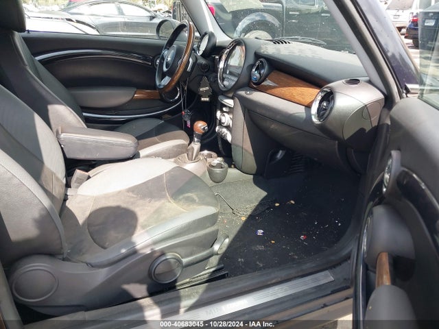2009 MINI COOPER CLUBMAN WMWML33599TX33061 Photo 4
