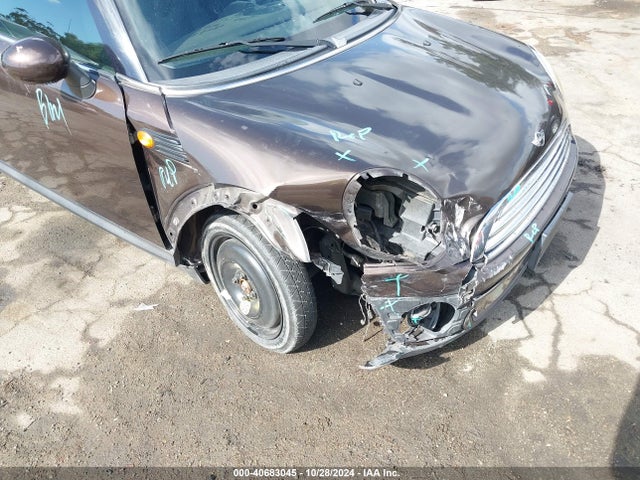 2009 MINI COOPER CLUBMAN WMWML33599TX33061 Photo 5
