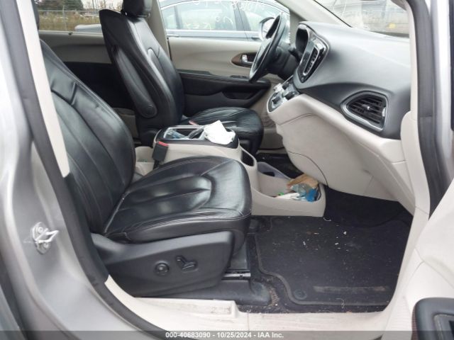 2C4RC1EG5HR705453 Chrysler Pacifica Touring-l Plus