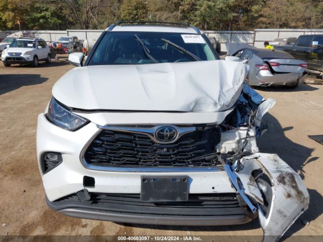 5TDFZRAH2NS123988 Toyota Highlander Platinum