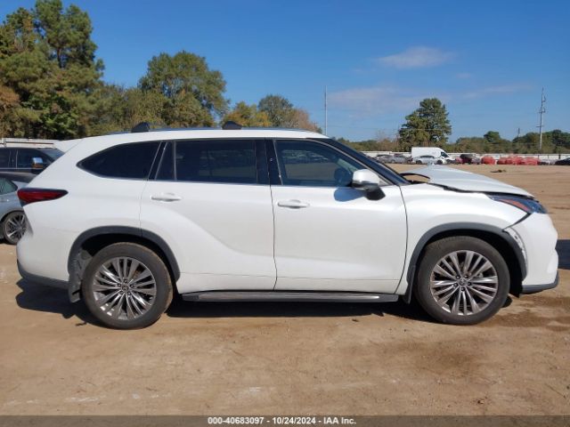 5TDFZRAH2NS123988 Toyota Highlander Platinum