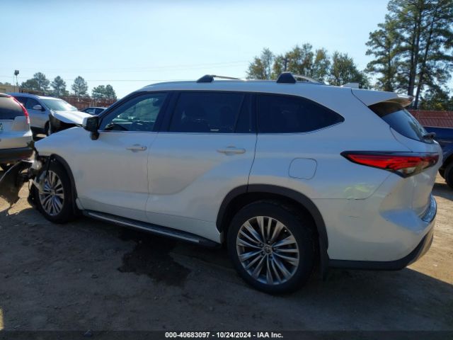 5TDFZRAH2NS123988 Toyota Highlander Platinum