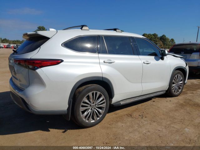 5TDFZRAH2NS123988 Toyota Highlander Platinum