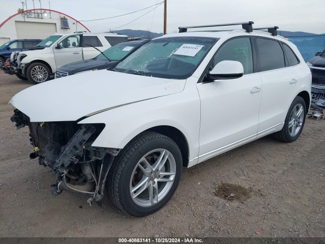 Audi Q5 2.0t Premium 2017 WA1C2AFPXHA078027 Image 2