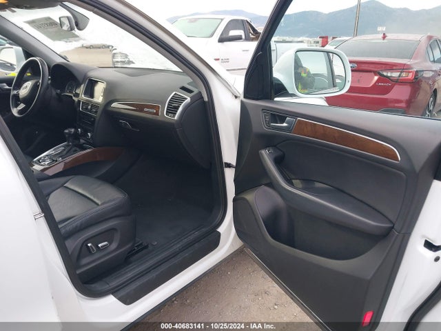 Audi Q5 2.0t Premium 2017 WA1C2AFPXHA078027 Image 5