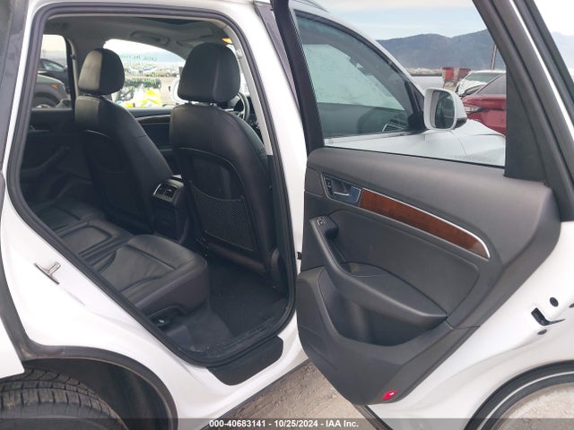 Audi Q5 2.0t Premium 2017 WA1C2AFPXHA078027 Image 8