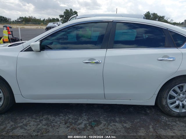 Nissan Altima 2.5 S 2015 1N4AL3AP8FC287898 Image 14