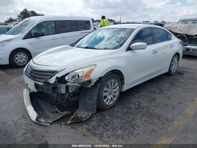 Nissan Altima 2.5 S 2015 1N4AL3AP8FC287898 Image 2