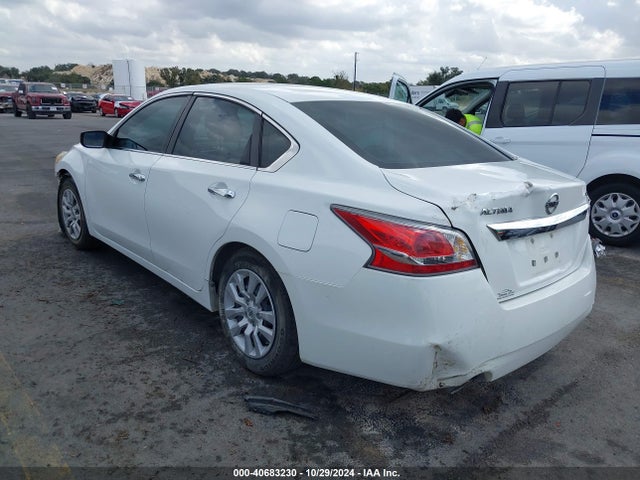 Nissan Altima 2.5 S 2015 1N4AL3AP8FC287898 Image 3