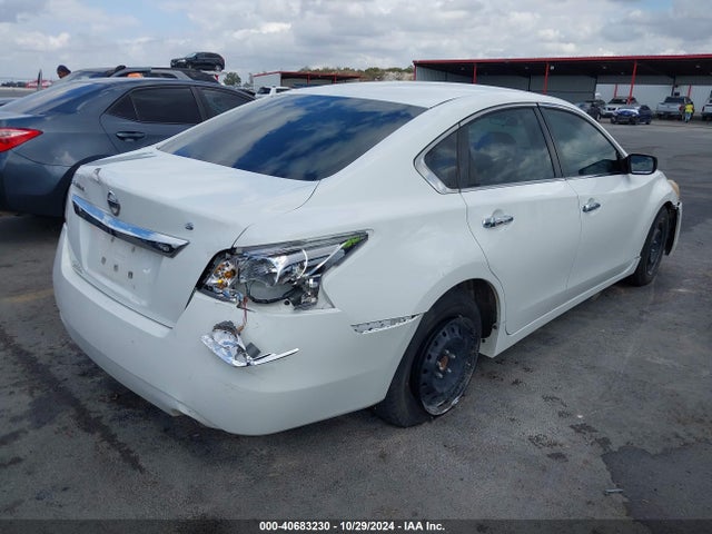 Nissan Altima 2.5 S 2015 1N4AL3AP8FC287898 Image 4
