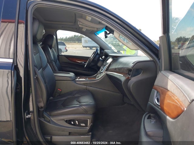 1GYS4BKJ0GR160958 Cadillac Escalade Luxury Collection