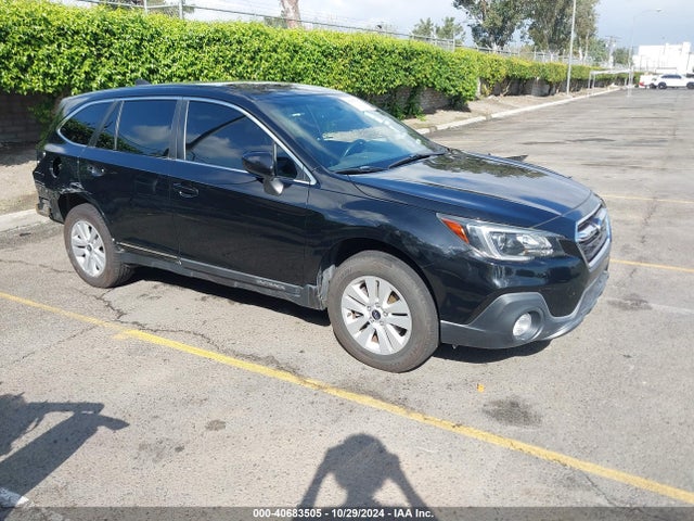 Subaru Outback 2.5i Premium 2018 4S4BSACC6J3200827 Image 1