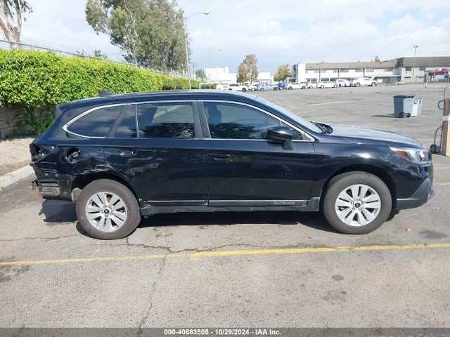 Subaru Outback 2.5i Premium 2018 4S4BSACC6J3200827 Image 14